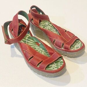 FLY LONDON Yisa Wedge Sandal Red 39